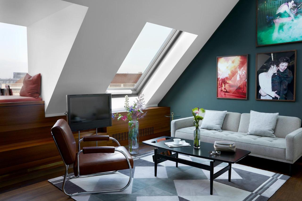 The Guesthouse Wien Eksteriør bilde A room with a skylight