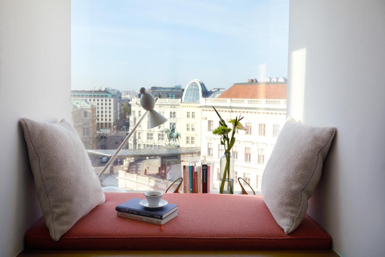 The Guesthouse Wien Eksteriør bilde A window seat