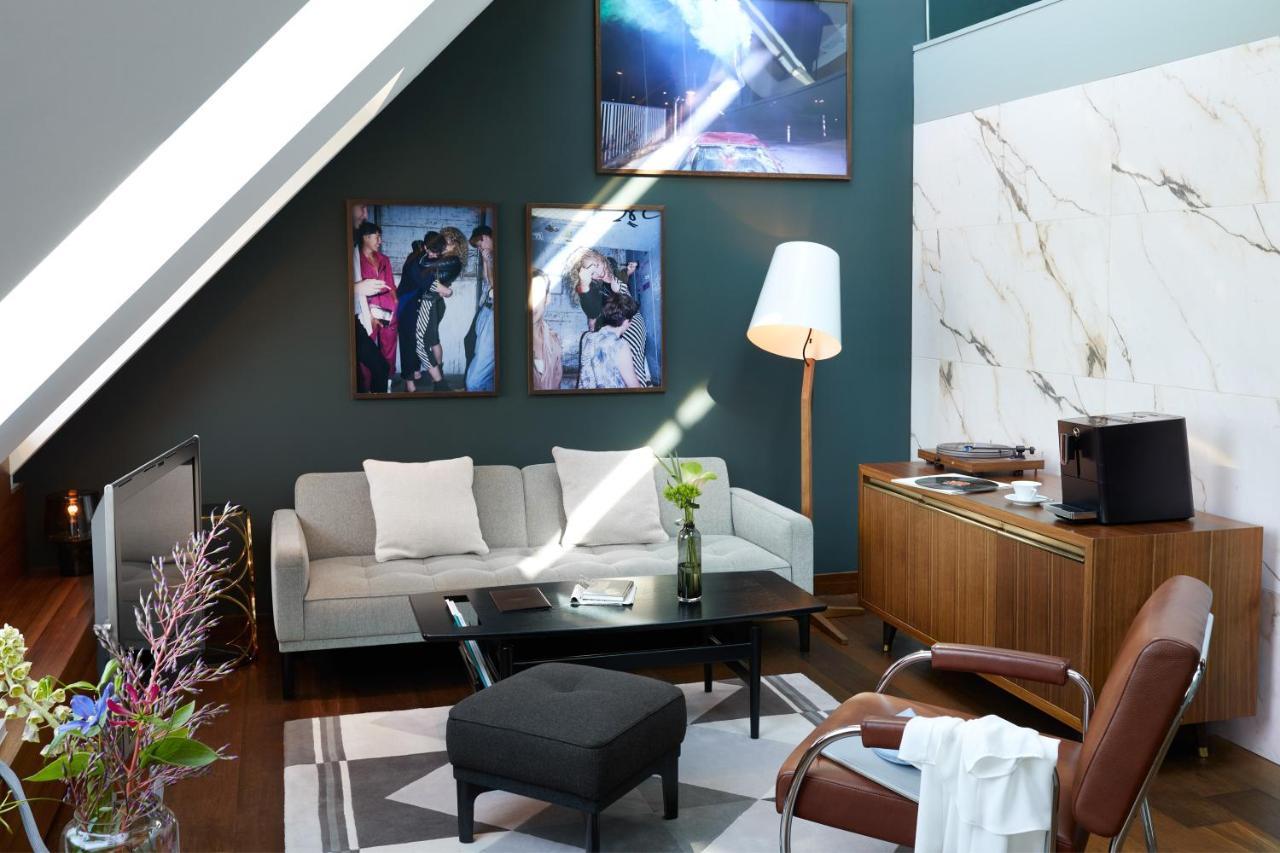 The Guesthouse Wien Eksteriør bilde The office of the head coach of the national team